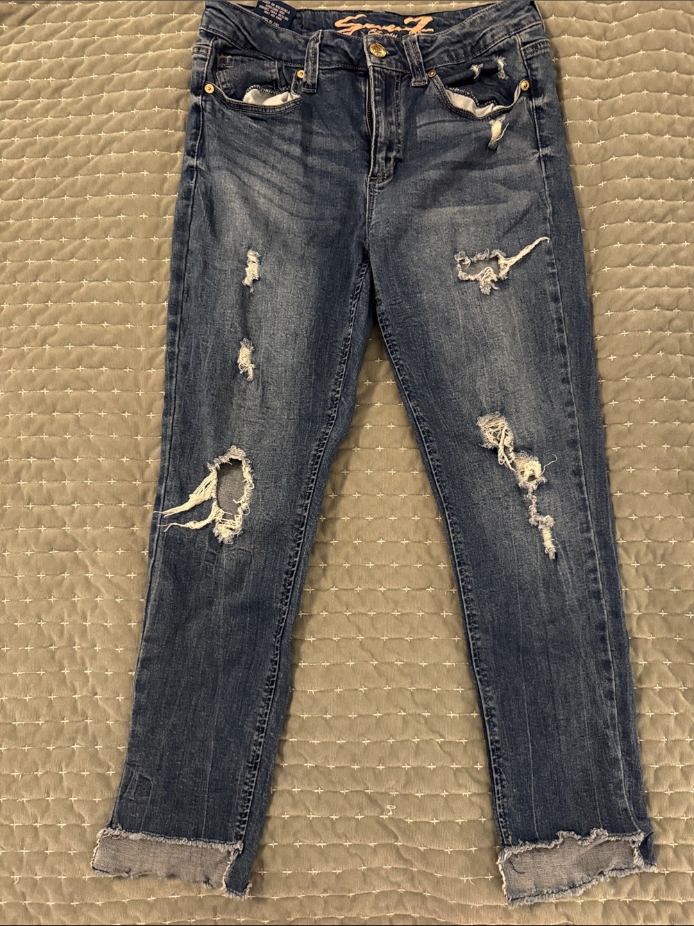 Distressed Seven7 Women's Jeans - Ankle Skinny